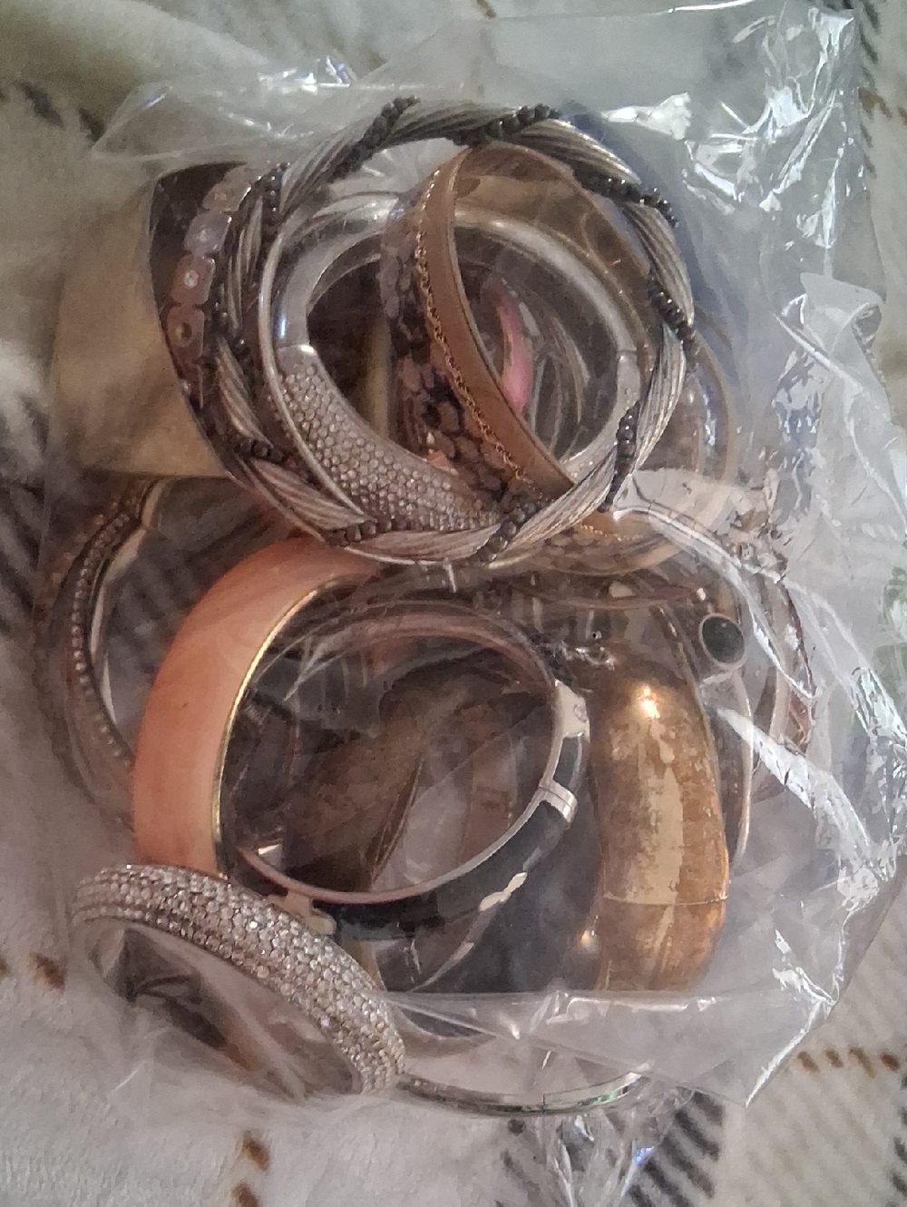 Mixed Metal Women’s Bangle Bracelet Set in Gold and Silver